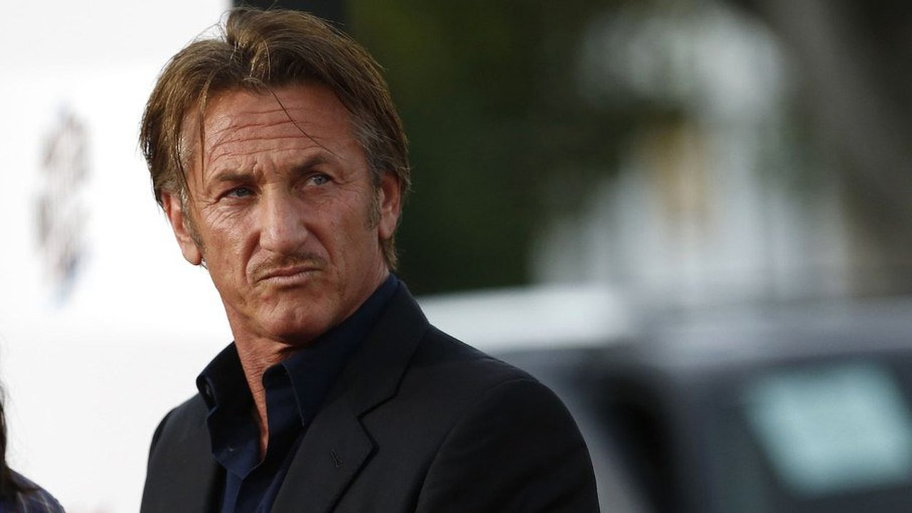 Para sair da Ucrânia, Sean Penn diz ter abandonado carro e caminhado ‘por milhas’