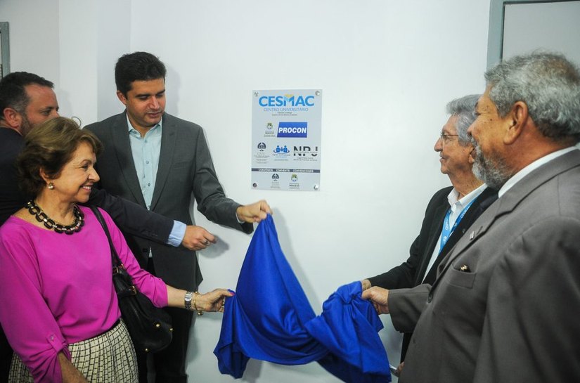 Rui Palmeira participa da inauguração de posto do Procon Cesmac