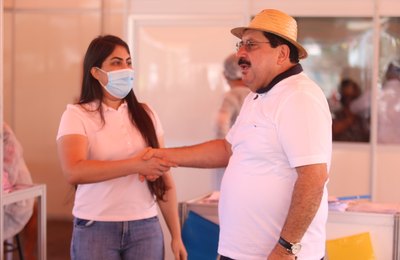 Prefeito de Rio Largo acompanha vacinação de pessoas acima de 45 anos