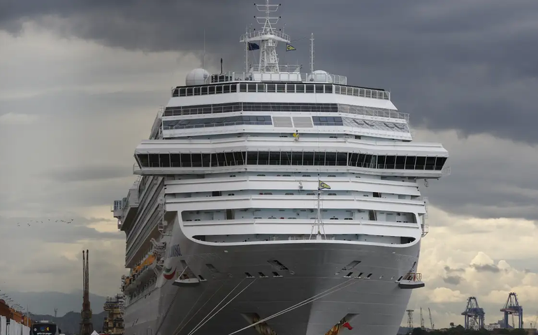 Cruzeiro zarpa do Porto de Santos e deixa cerca de 100 passageiros para trás; entenda