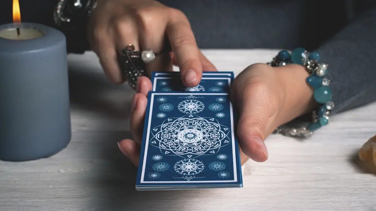 Tarot do dia: previsões para os 12 signos em 28/08/2026