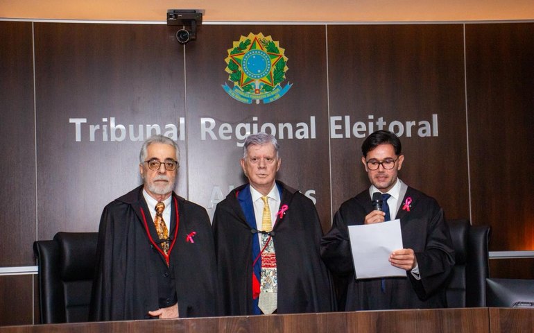 TRE/AL entrega medalha do Mérito Eleitoral a autoridades  da Segurança Pública e ao presidente do Coptrel