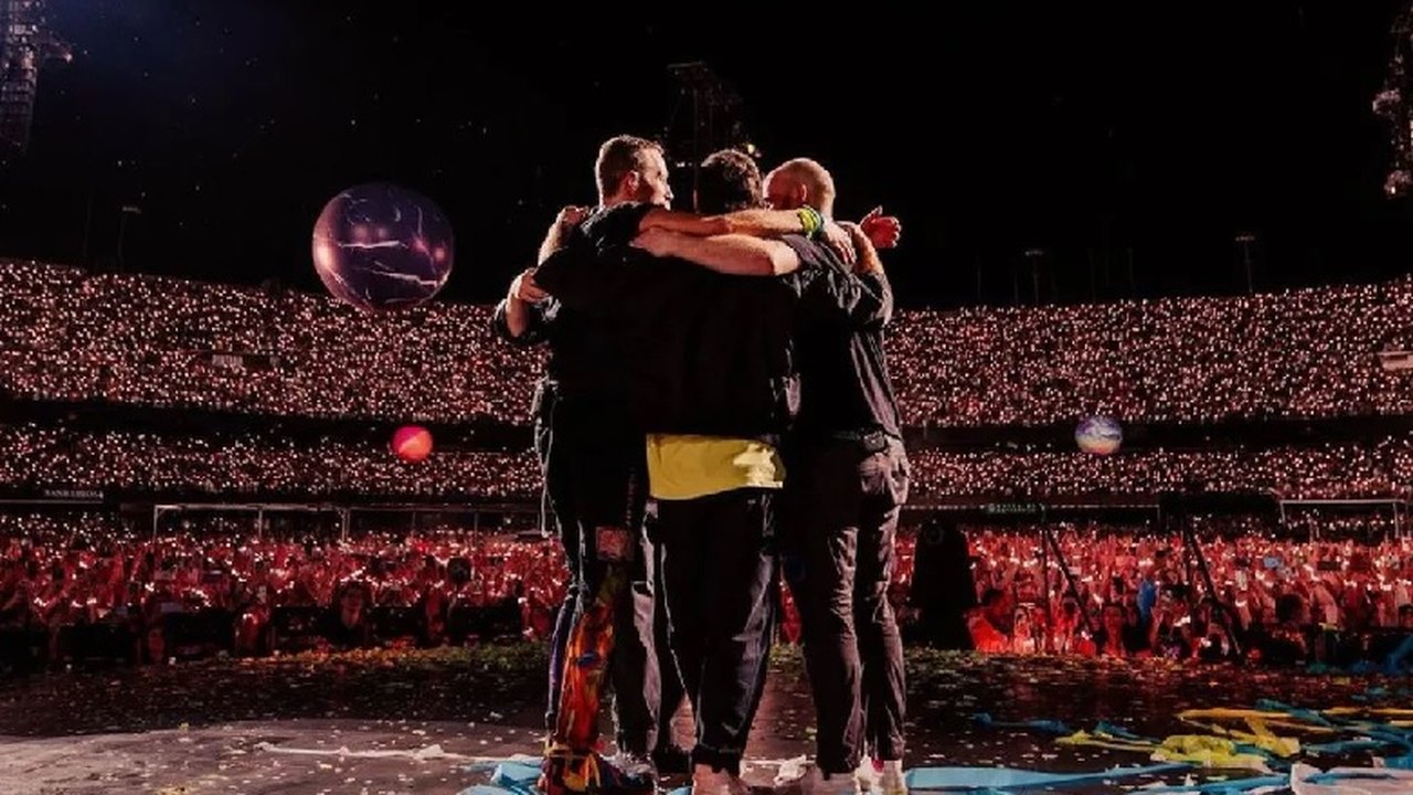 Coldplay faz fãs ‘virarem estrela’ no Morumbi