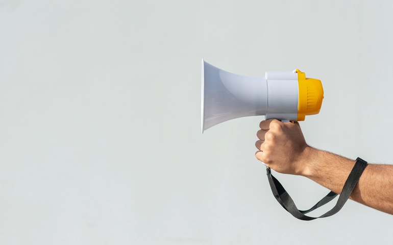 Associação recebe Diretor-Geral de serviço de denúncias anônimas para palestra