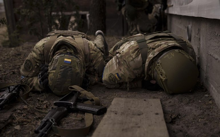 'Perdas são horripilantes': Ucrânia já foi derrotada militarmente, avalia coronel dos EUA