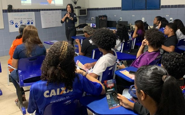 SSP realiza ação educativa sobre o Disque-Denúncia em escolas públicas de Maceió