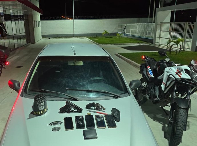 PM apreende arma de fogo em Santana do Ipanema e cumpre mandado de prisão em Penedo