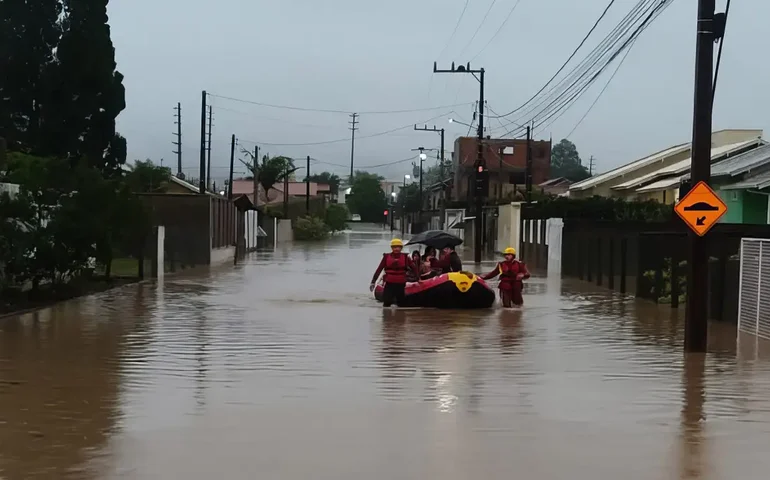 MIDR reconhece a situação de emergência em 12 cidades afetadas por desastres em oito estados