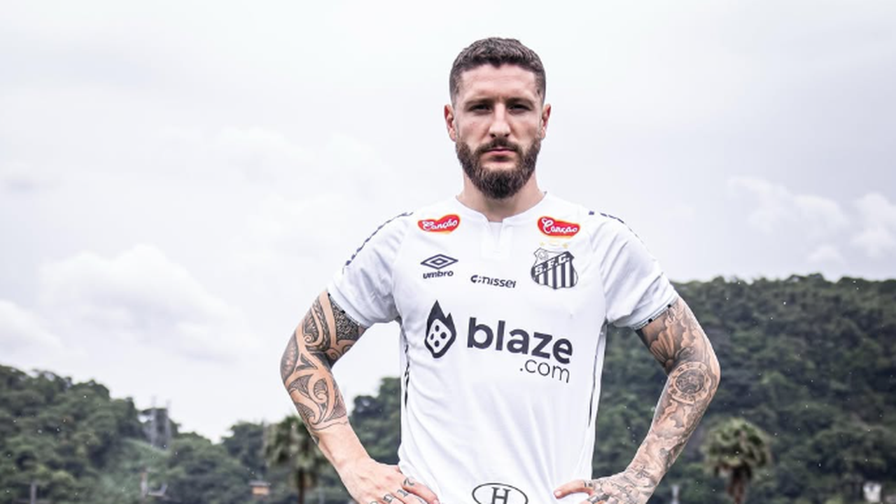 Zé Rafael assina contrato com o Alverca após passagem pelo Palmeiras e dispensa no Santos