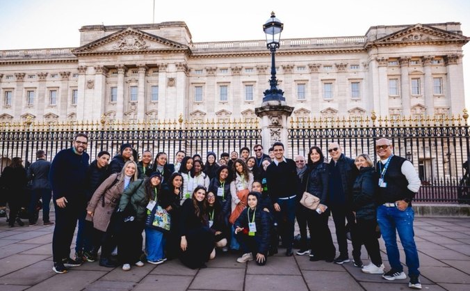 Estudantes da rede municipal fazem passeio histórico na companhia do prefeito JHC e da primeira-dama Marina Candia
