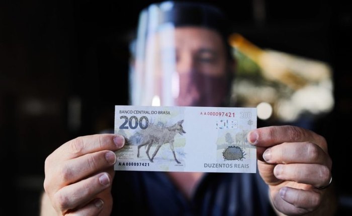 Pesquisa: 35% não teriam e 17% não sabem se teriam R$ 200 para uma emergência Pesquisa: 35% não teriam e 17% não sabem se teriam R$ 200 para uma emergência
