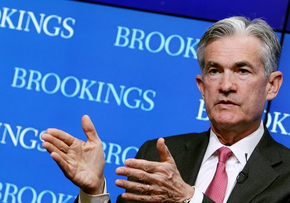 Powell: EUA estão menos expostos à guerra, mas inflação seguirá pressionada