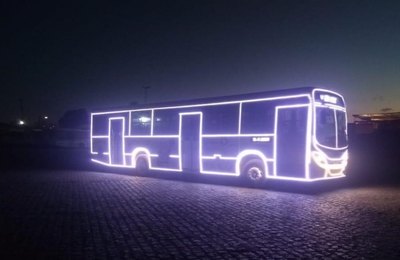 Ônibus do SIMM recebem iluminação para o Natal 