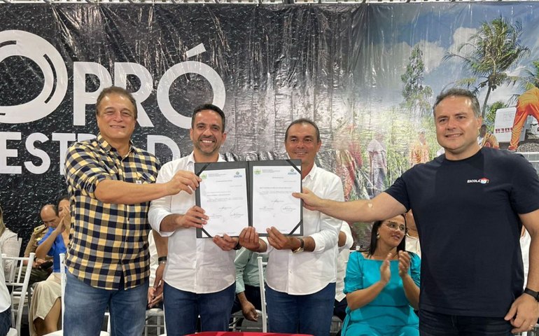 Prefeito de Anadia recebe novos veículos e investimentos do Governo do Estado