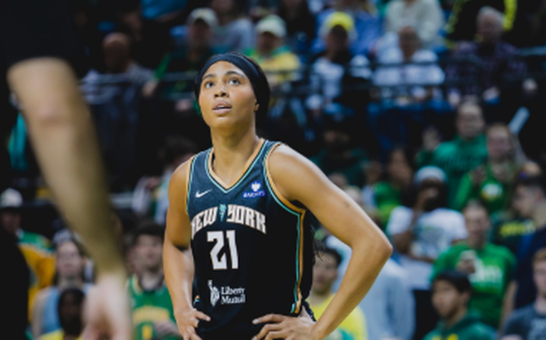 Brinquedos sexuais são arremessados em quadra na WNBA e jogadoras cobram providências