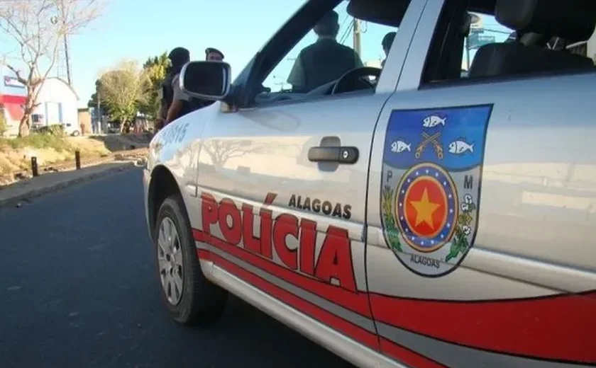 Homem é preso por agredir a mãe e socar sargento da PM em Maceió