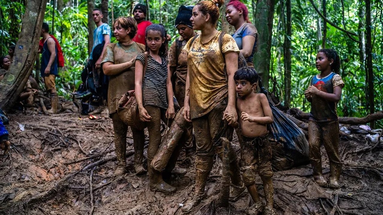 Venezuelanos impulsionam recorde migratório na selva de Darién: são mais da metade dos 248 mil que se arriscaram na rota