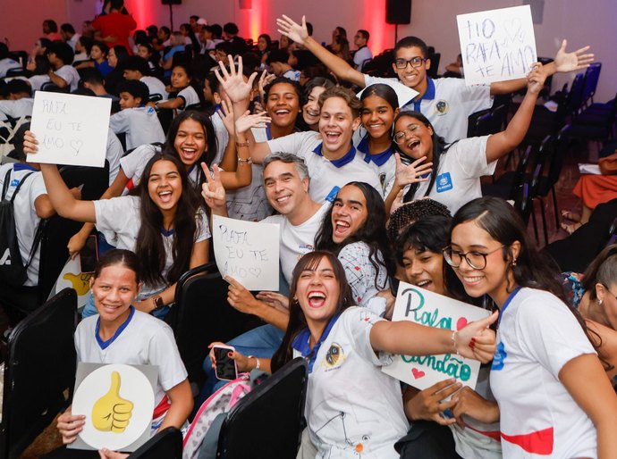 Rafael Brito impulsiona preparação de alunos da rede pública com aulões do Enem