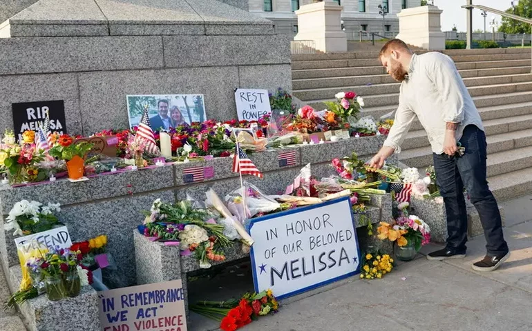 Suspeito de matar deputada democrata nos EUA é preso