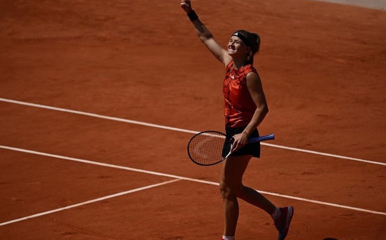 Muchova tem trajetória semelhante a de Bia e também tentará derrubar Swiatek em Roland Garros