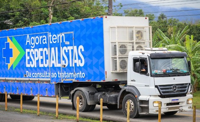 Veículo é dotado de insumos e equipamentos para diagnóstico precoce