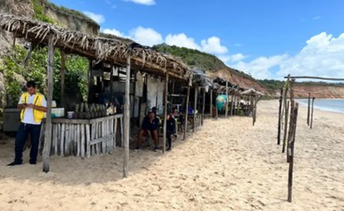 Praia de Carro Quebrado, no litoral Norte