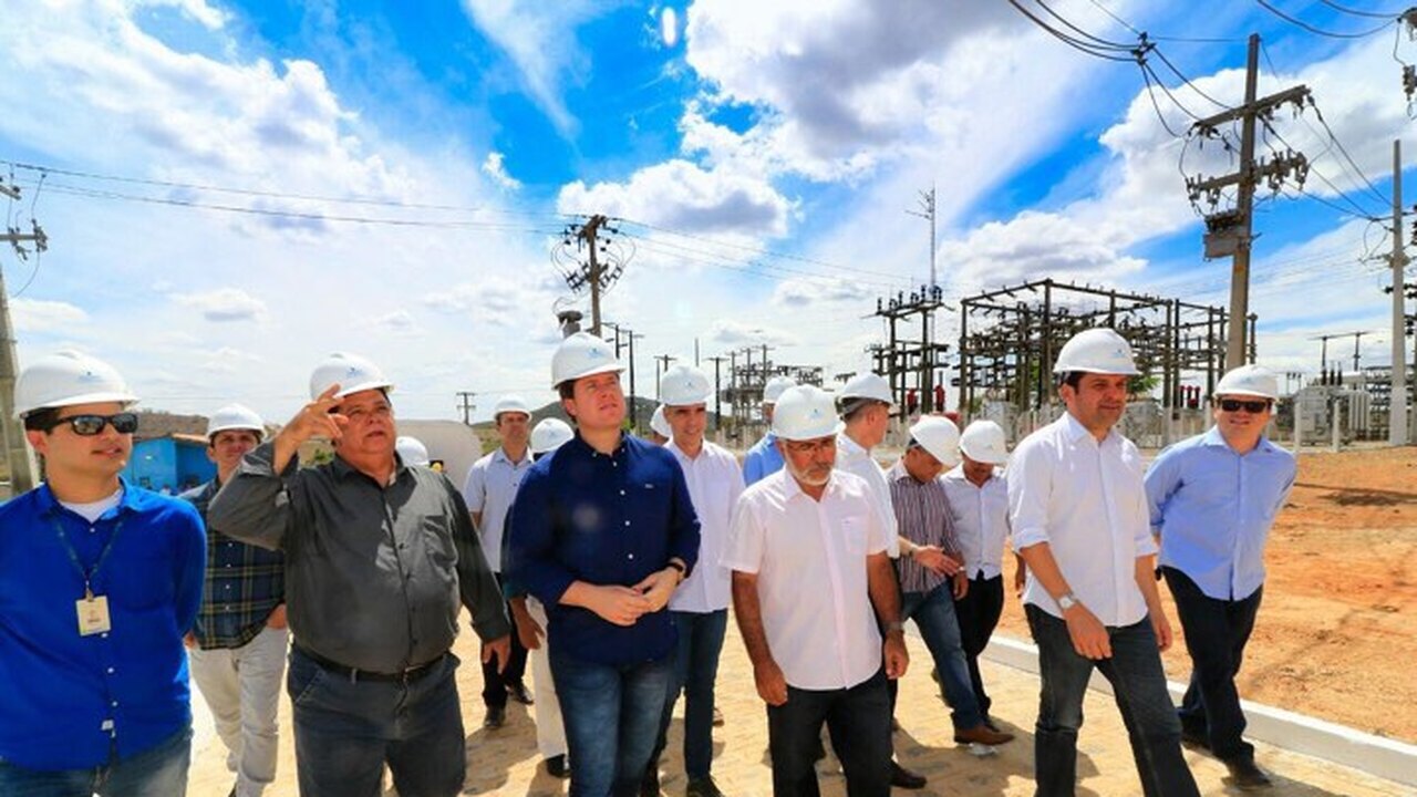 Marx Beltrão participa de entrega da nova linha de distribuição da Eletrobras no Sertão