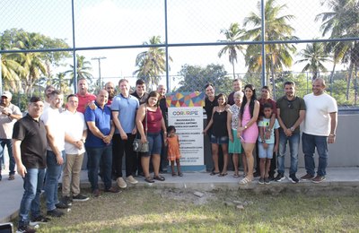 Prefeito Marcelo Beltrão inaugura praça e quadra no povoado Miaí de Baixo