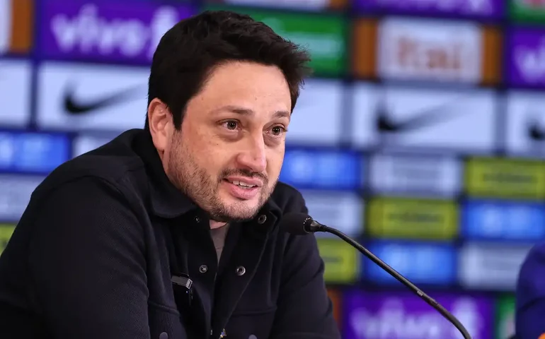 Arthur Elias convoca seleção para amistosos contra Inglaterra e Itália