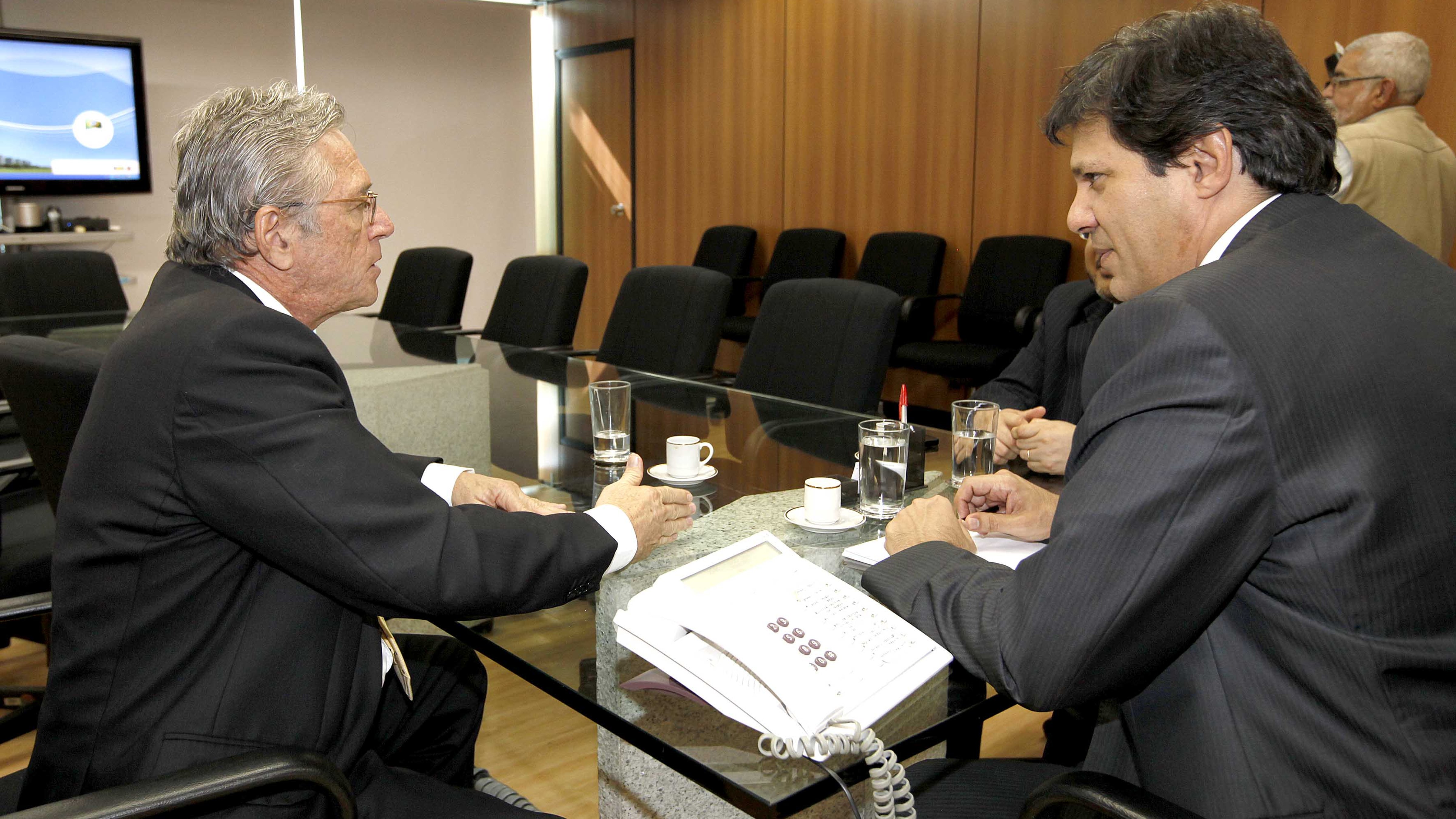 29-09-2011 Teotonio no ministério de Educação(CR) (1).jpg