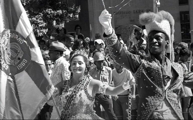 Academia de Artes Carnavalescas homenageia grandes nomes do samba