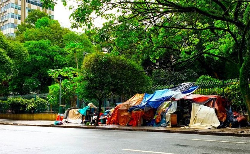 Prefeitura de São Paulo propõe salário para quem acolher morador de rua