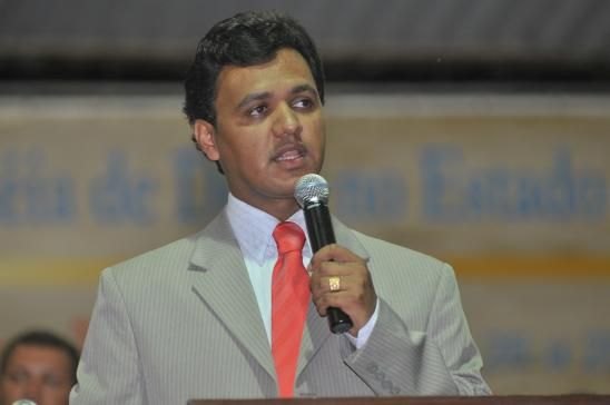 Pastor Josué Brandão prega no Castelo do Desfiladeiro