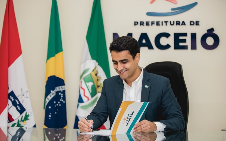 Prefeito JHC vai ampliar serviços do auxílio-saúde para servidores municipais