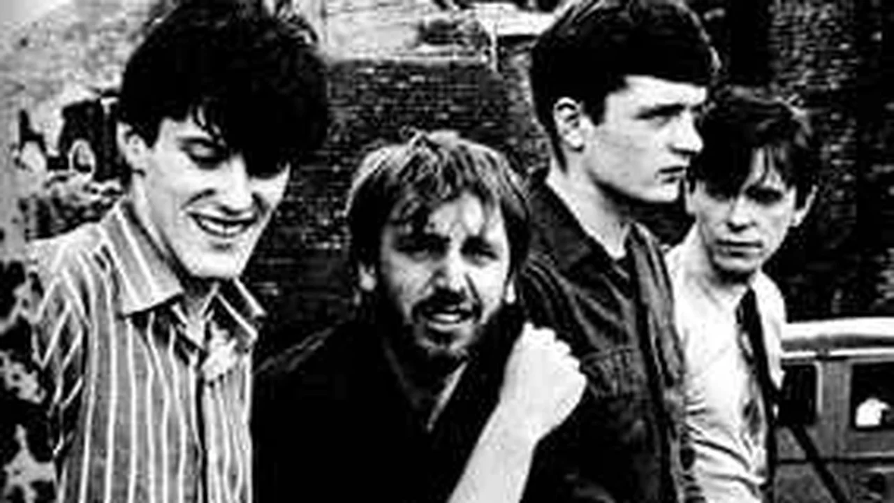 Joy Division anuncia lançamento de 'Eternal (Live)', box com 16 shows e gravações inéditas
