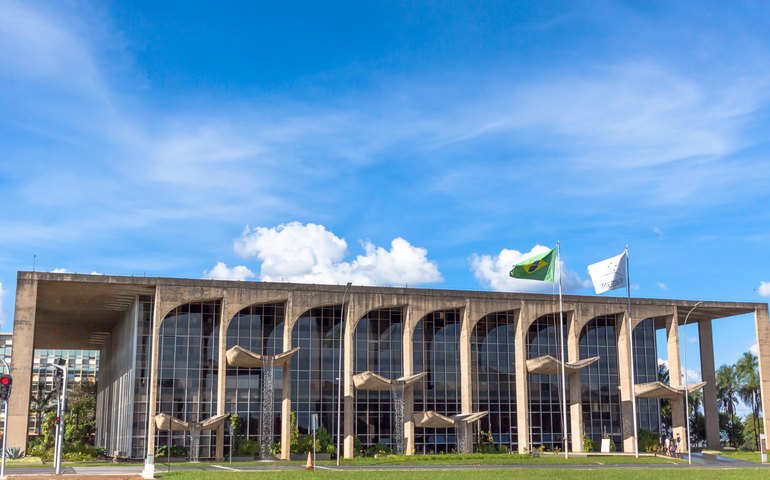 Maquete, carregador de fuzil e pó com alumínio: Polícia colombiana descobre plano de atentado contra o Palácio da Justiça, diz jornal