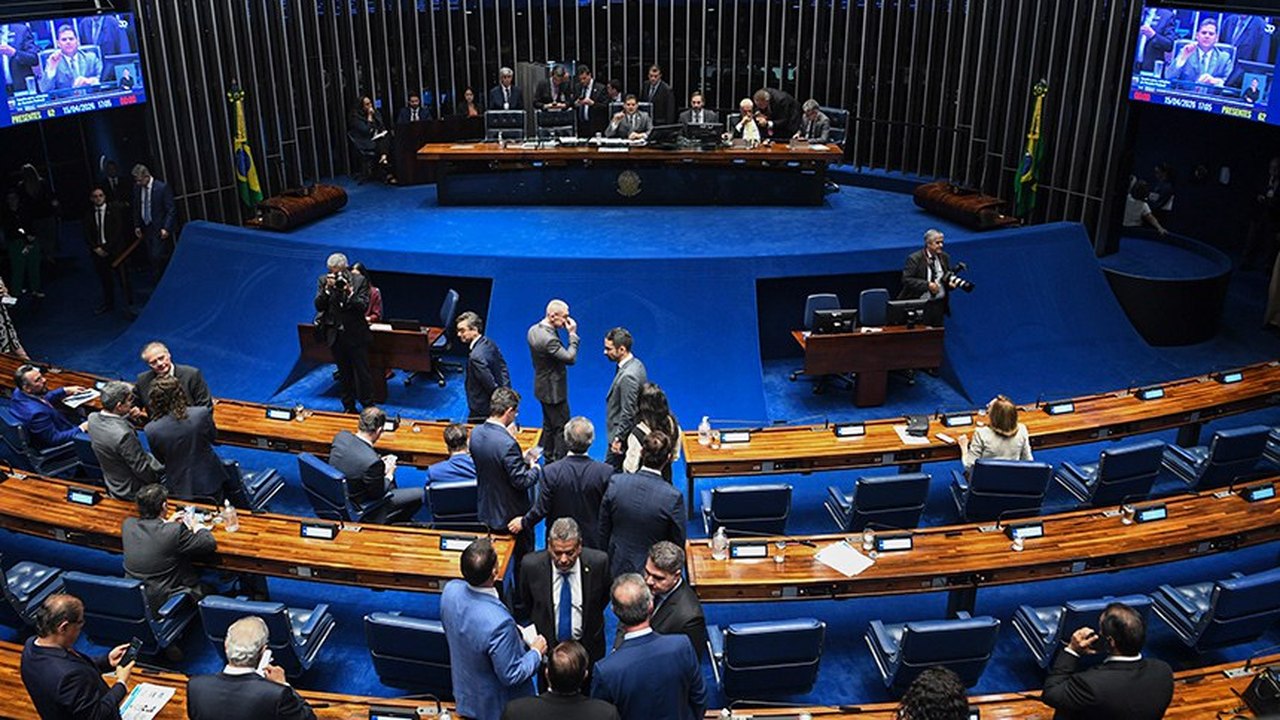 Projeto incentiva contratação de mulheres 40+ na área de tecnologia