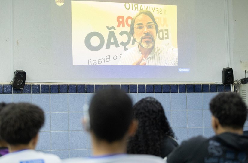Secretaria de Educação realiza live do Foca o Enem para orientar estudantes sobre isenção