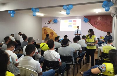 Novembro Azul é o tema da ação promovida pelo Programa Ronda no Bairro em parceria com a Sesau