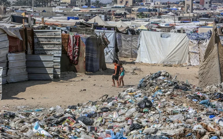 Sem cessar-fogo à vista, dinâmica da guerra em Gaza põe campanha de vacinação contra pólio em risco