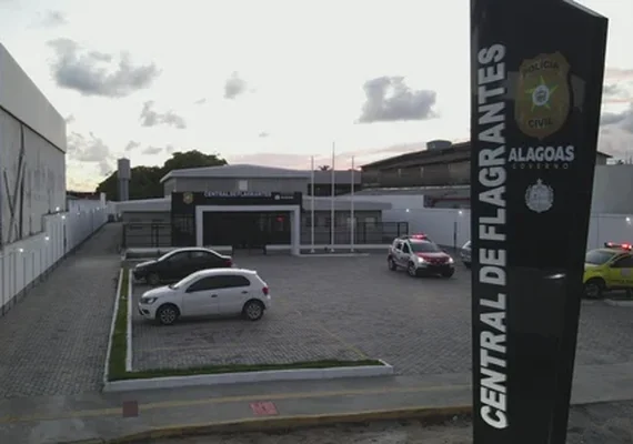 Homem encosta pênis em mulher dentro de uma loja no bairro da Jatiúca