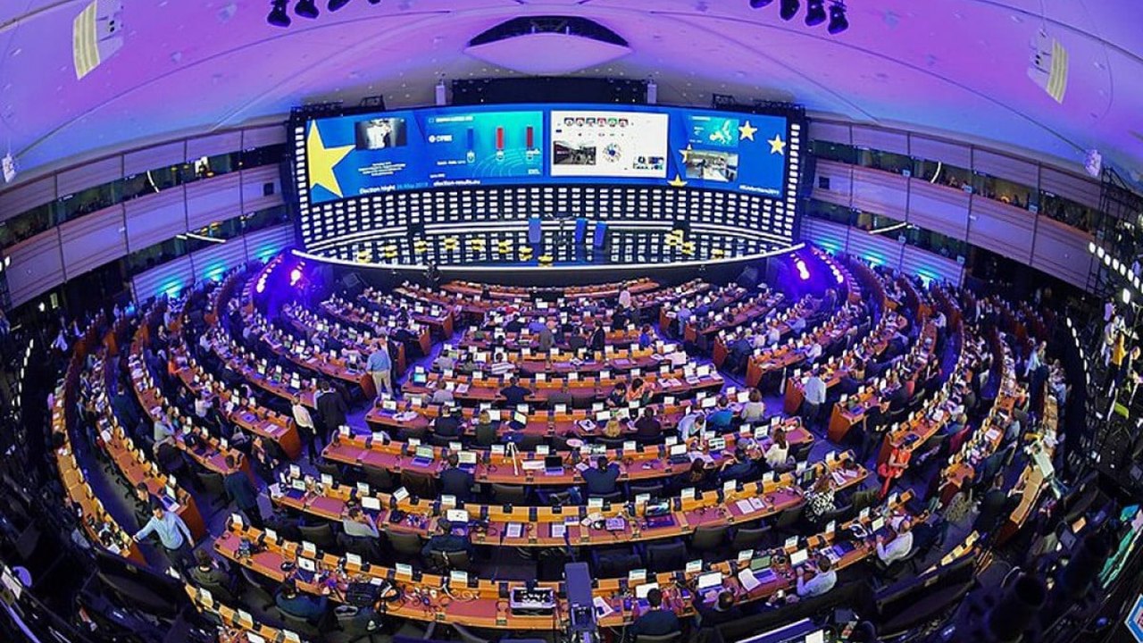 Investigadores realizam buscas em gabinetes do Parlamento Europeu por suspeitas de interferência russa