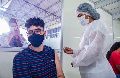 Arapiraca amplia vacinação para adolescentes com 12 anos ou mais neste sábado (25)