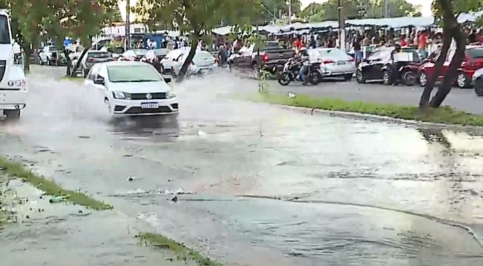 Rua inundada