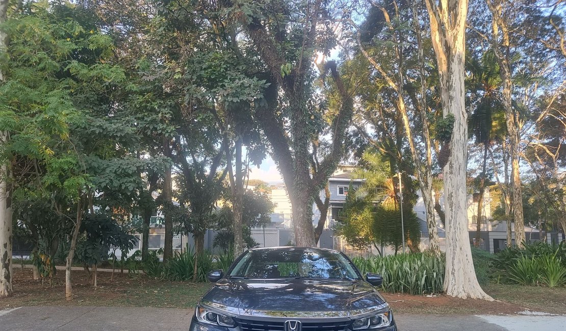 City Sedan 2025 segue eficiente e tem amplos recursos de segurança
