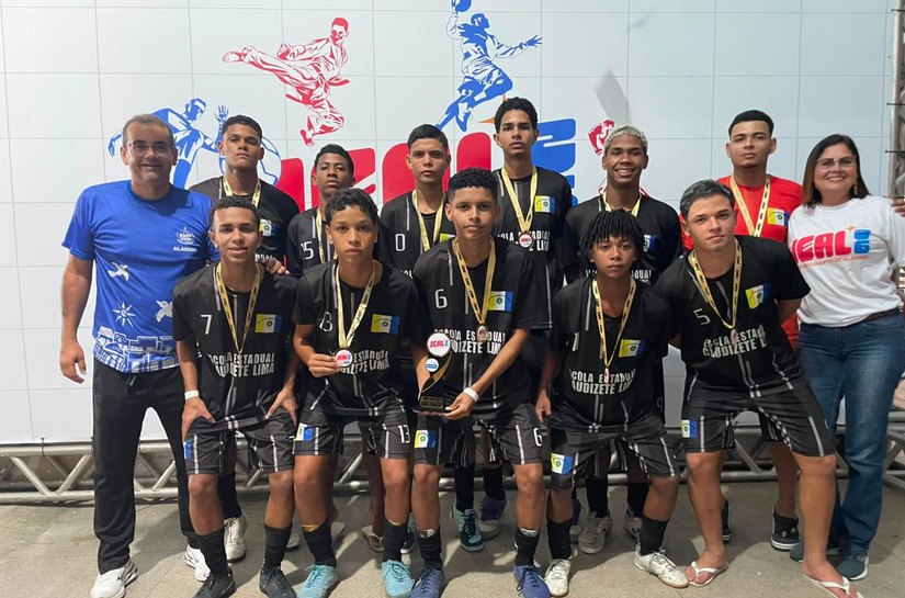 Escola estadual faz história no Jeal e se torna maior vencedora do futsal