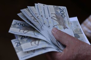 Notas de duzentos. Fonte: Internet