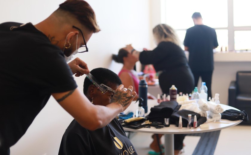 Pacientes do Hospital do Coração Alagoano recebem tratamento de beleza