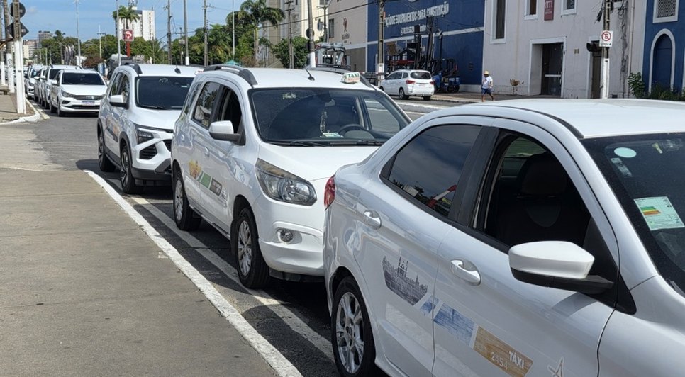 03-03-26-Taxistas-Cruzeiros-DMTT-Porto-de-Maceio-Fotos-Beto-Macario-14.jpg