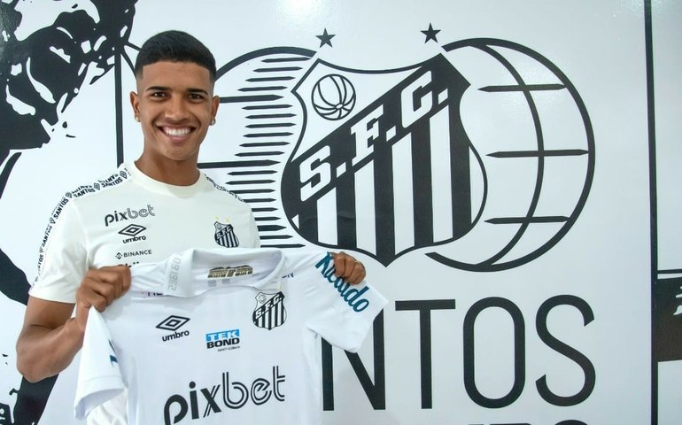 Lucas Barbosa assina renovação com o Santos e estende contrato até 2026